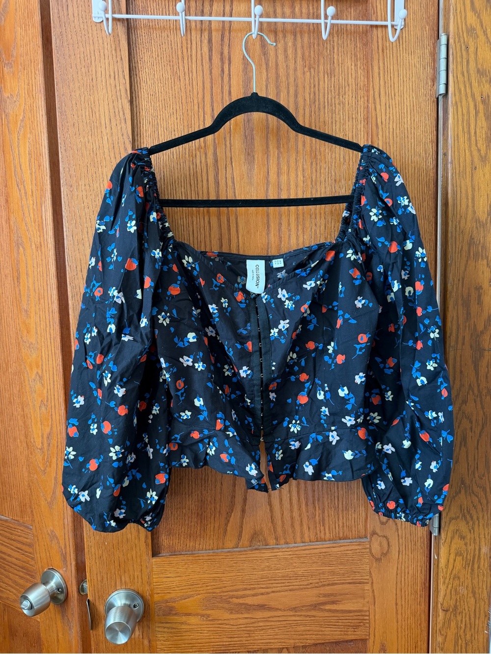Black Floral Puff-Sleeve Crop Top